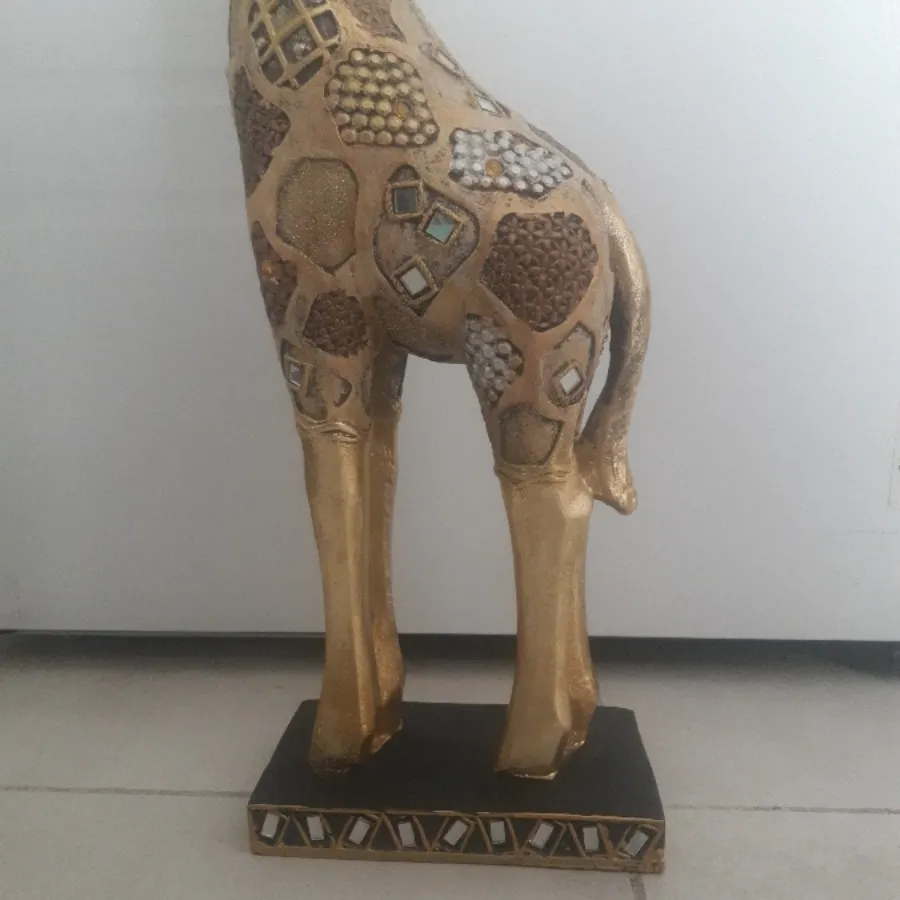 مجسمه زرافه