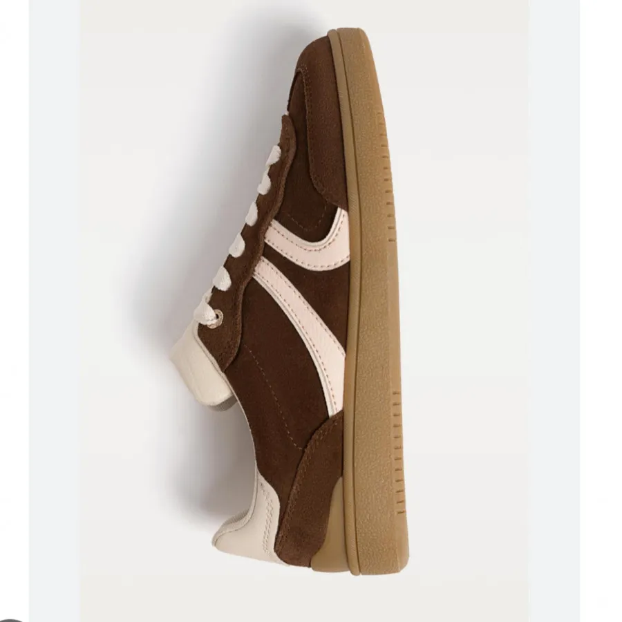 کتونی استرادیواریوس