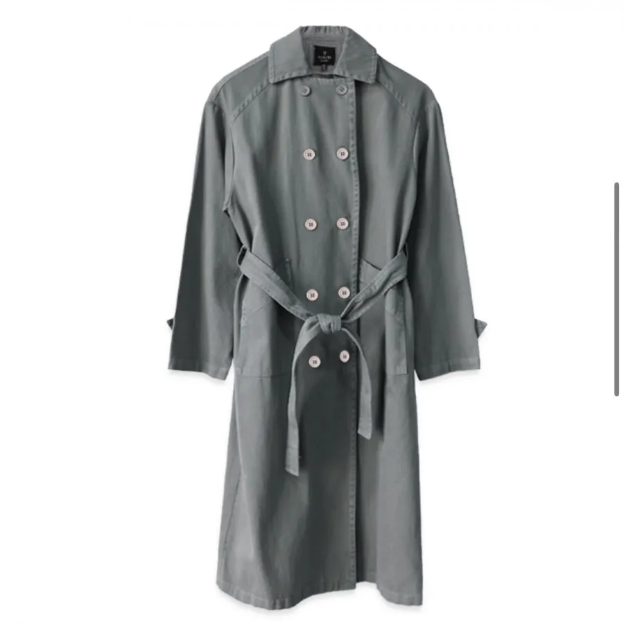 ترنچ کت بلند