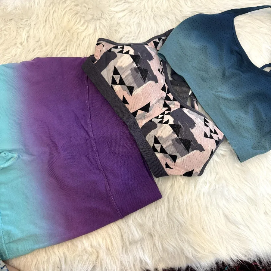 2 عدد نیم تنه و یه شلوارک