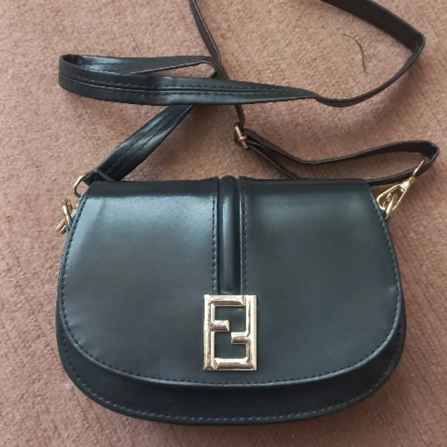 کیف دوشی فندی