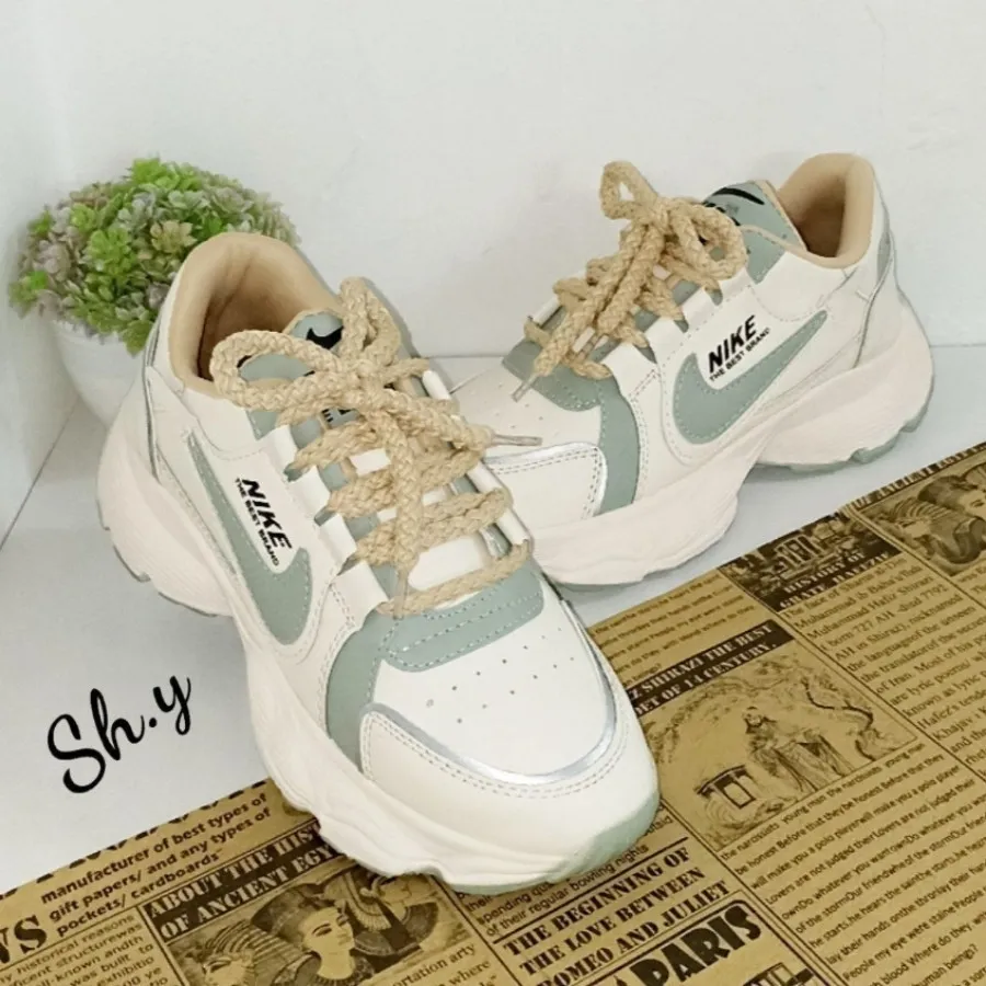 کتونی لژ دار