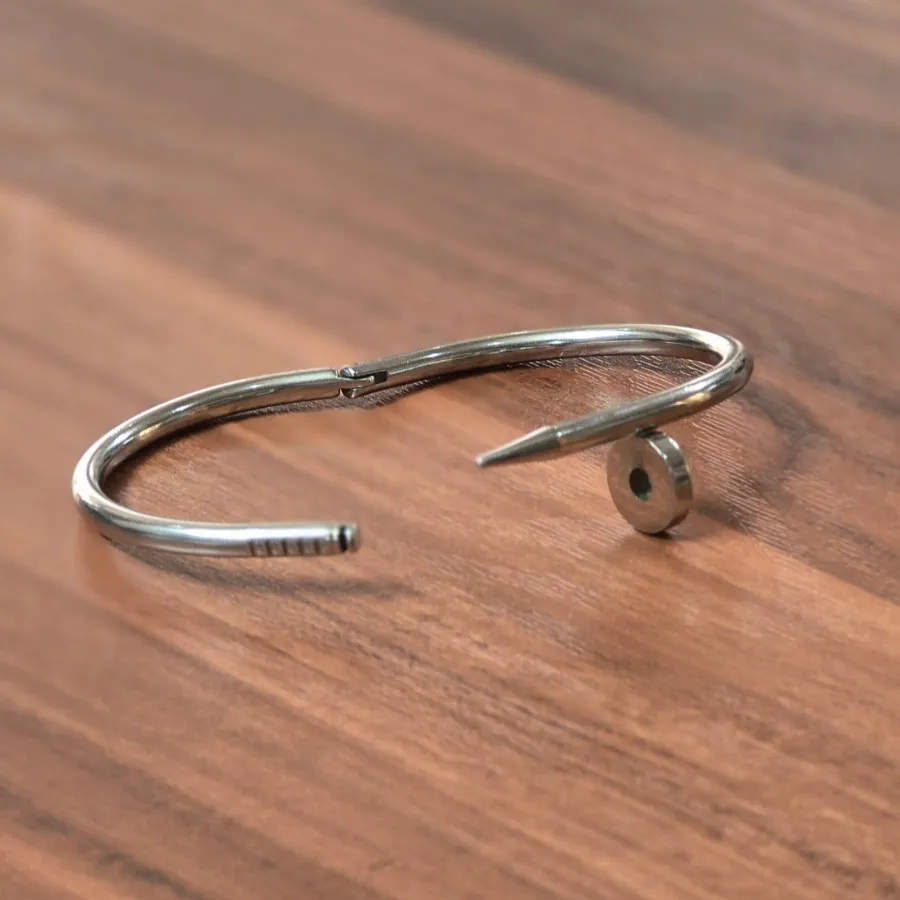 دستبند کارتیر مدل میخی