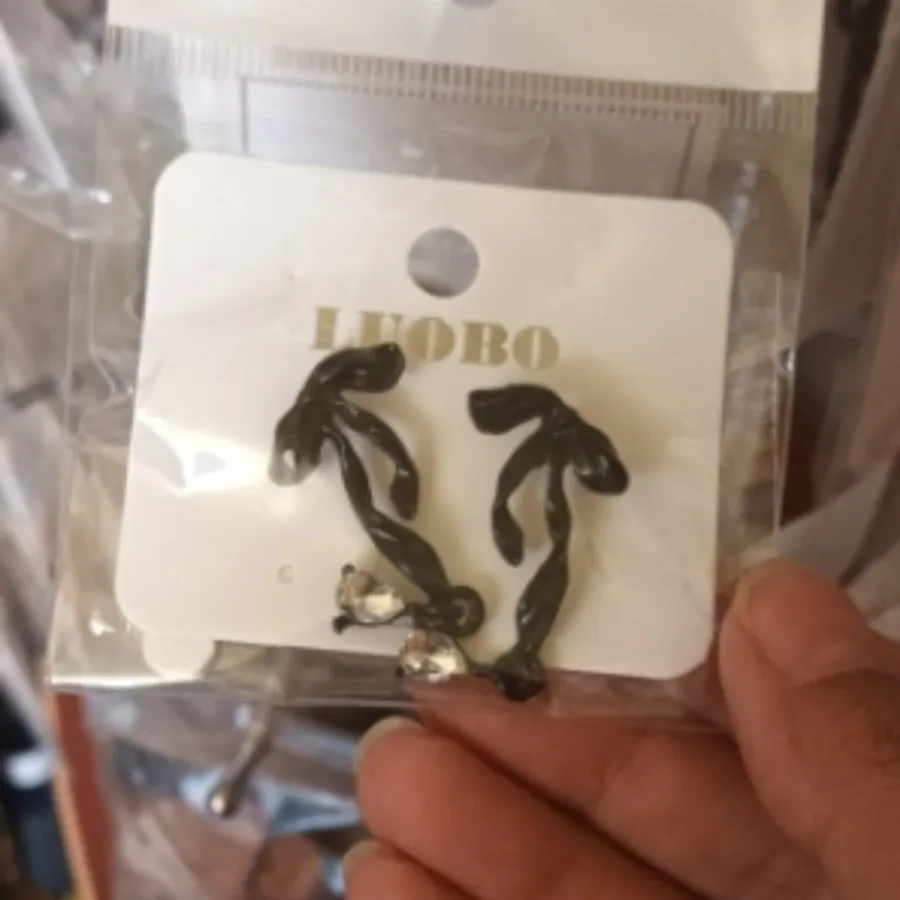 گوشواره میخی