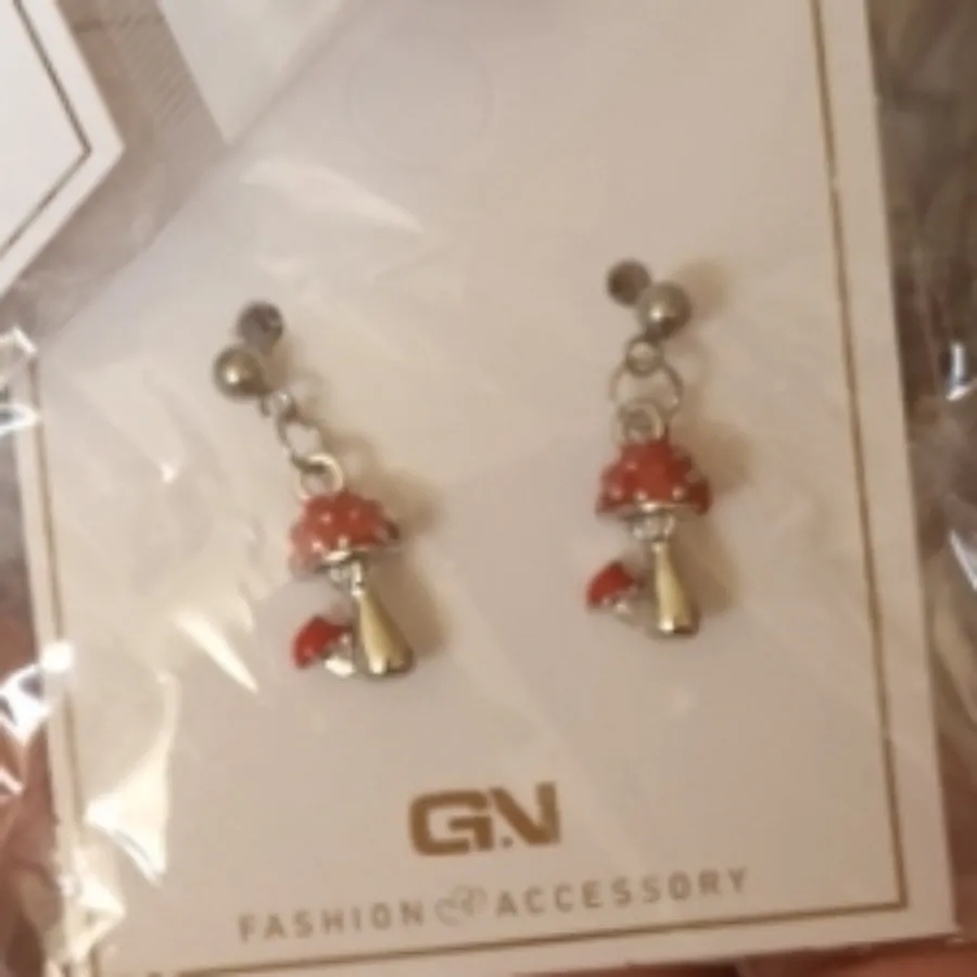 گوشواره میخی