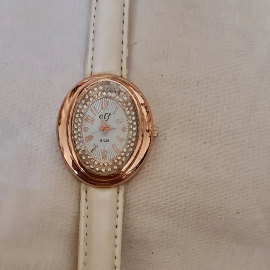 ساعت مچی نگین دار مجلسی