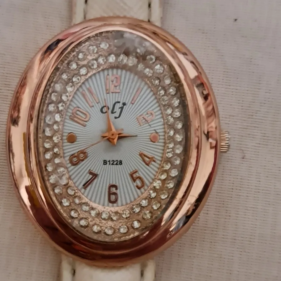 ساعت مچی نگین دار مجلسی