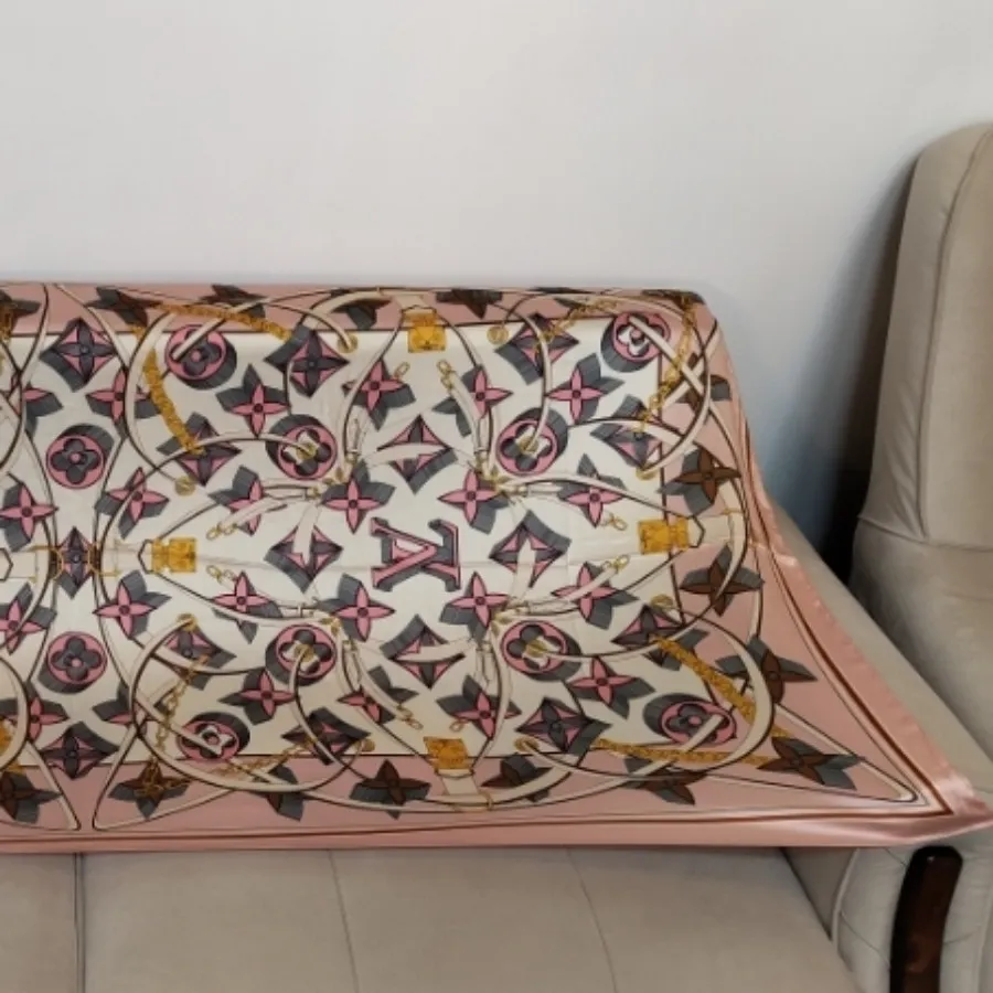 شال سیلک لویی ویتون