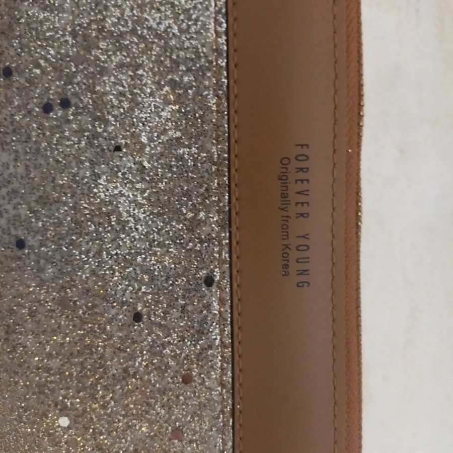 کیف پول اکلیلی کره ای