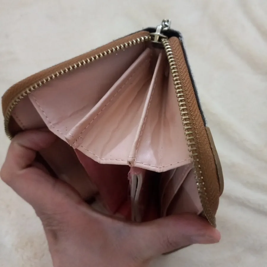 کیف پول اکلیلی کره ای