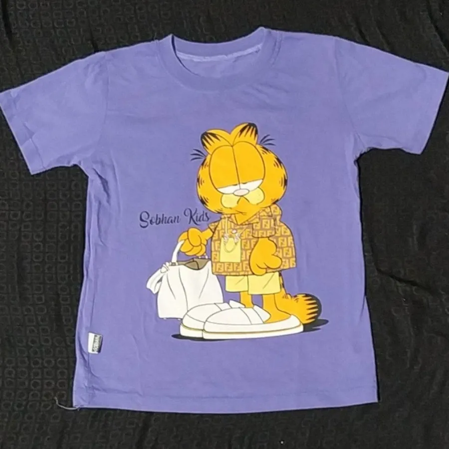 تیشرت تک خیلی خوشرنگ ?