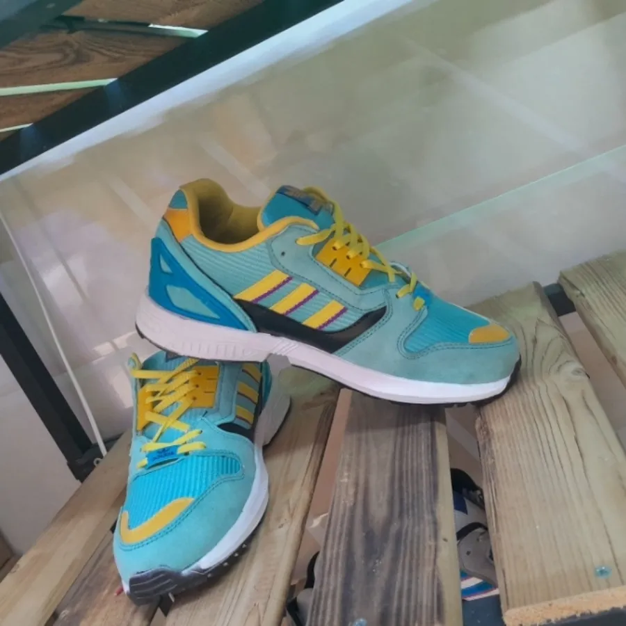 کتونی آدیداس و زد ایکس