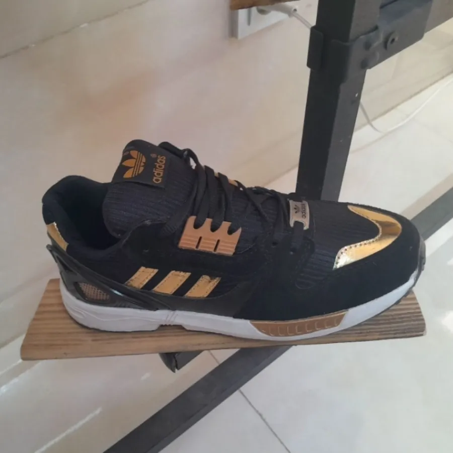 کتونی آدیداس و زد ایکس