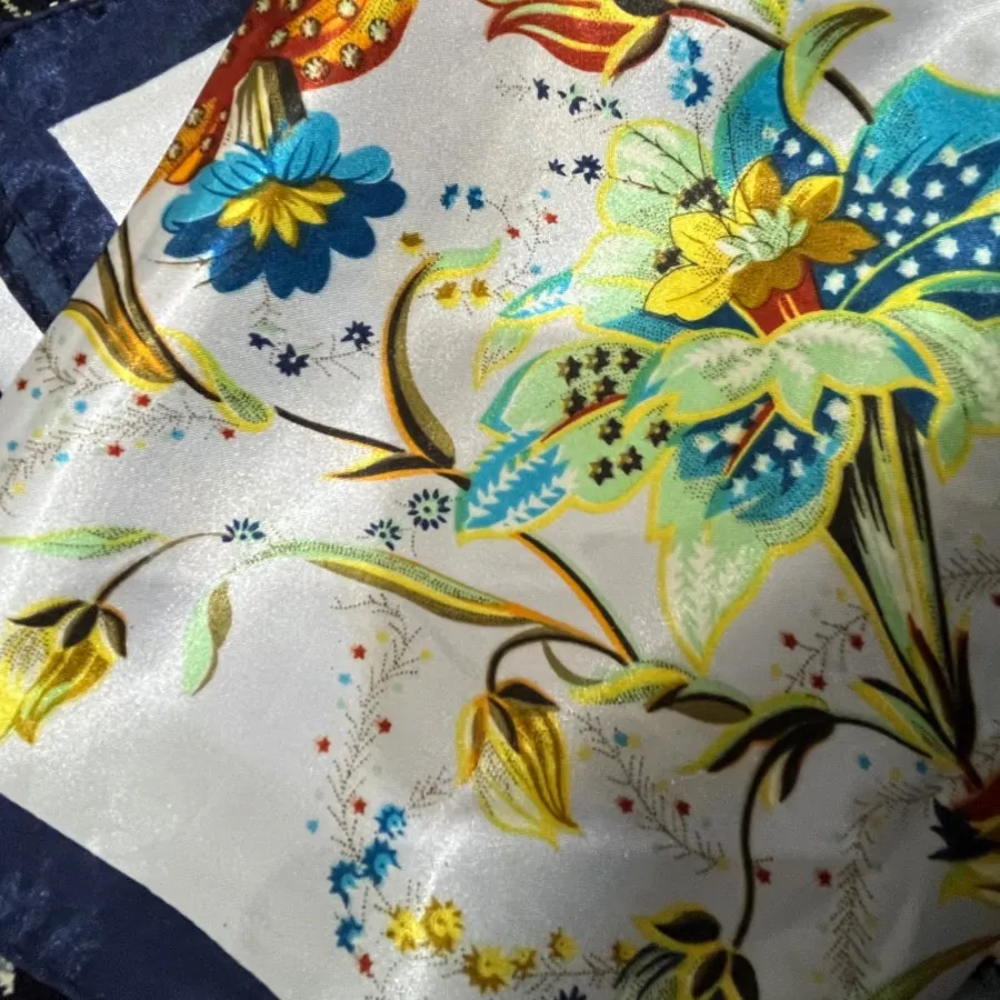 روسری ساتن ابعاد90*90