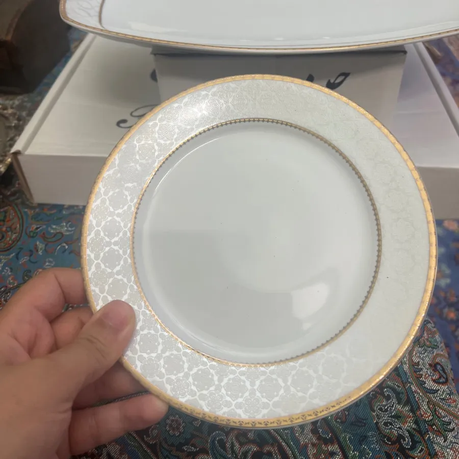 پیش دستی و دیس چینی