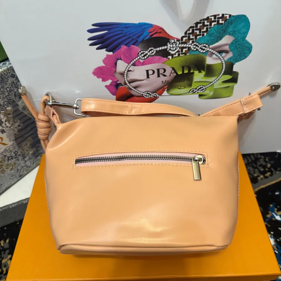 کیف وارداتی برند ورساچ