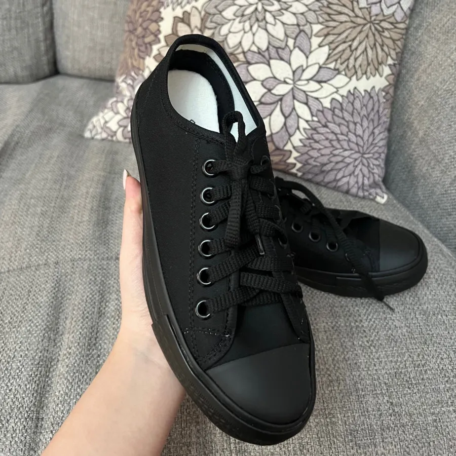 الستار مشکی