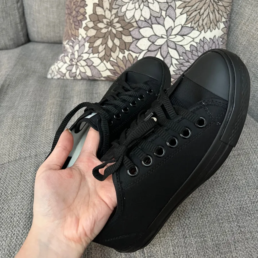 الستار مشکی