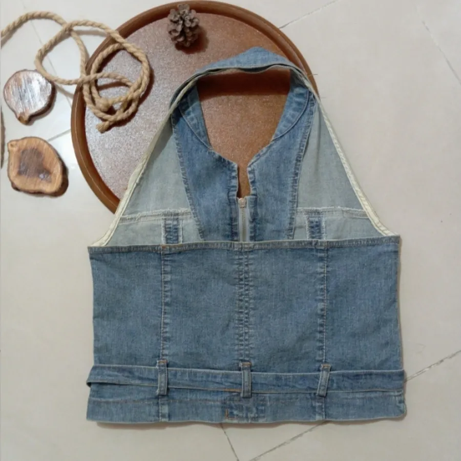 نیم تنه لی ترک