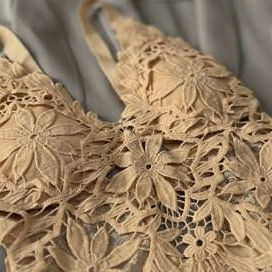 نیم تنه دانتل