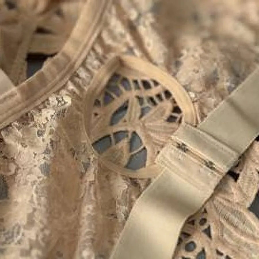 نیم تنه دانتل