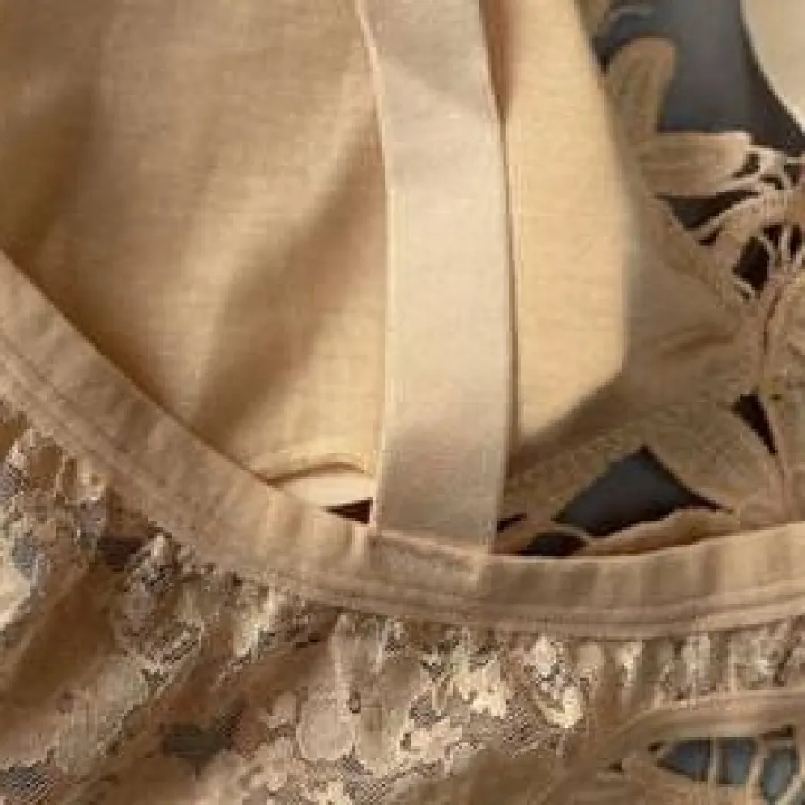 نیم تنه دانتل