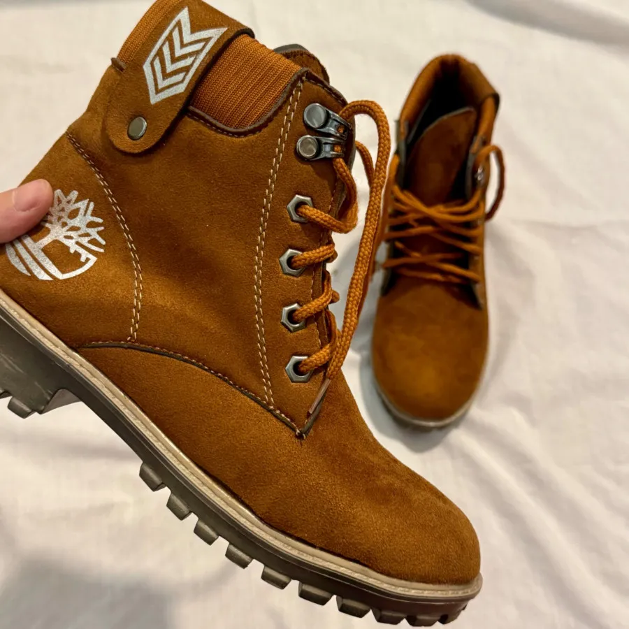 نیم بوت عسلی