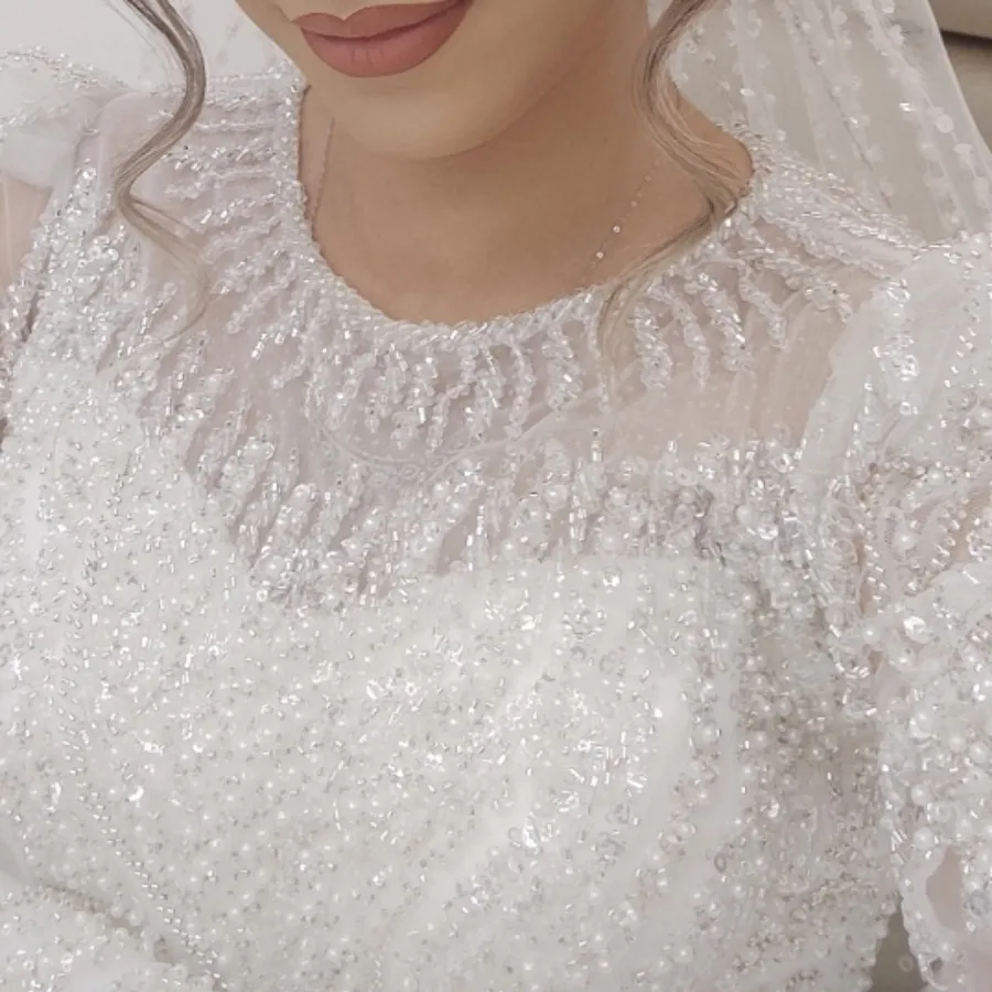 لباس عروس کار شده