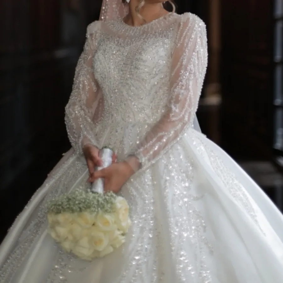 لباس عروس کار شده