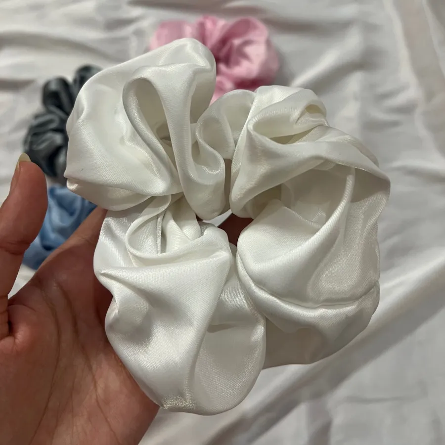 اسکرانچی ساتن