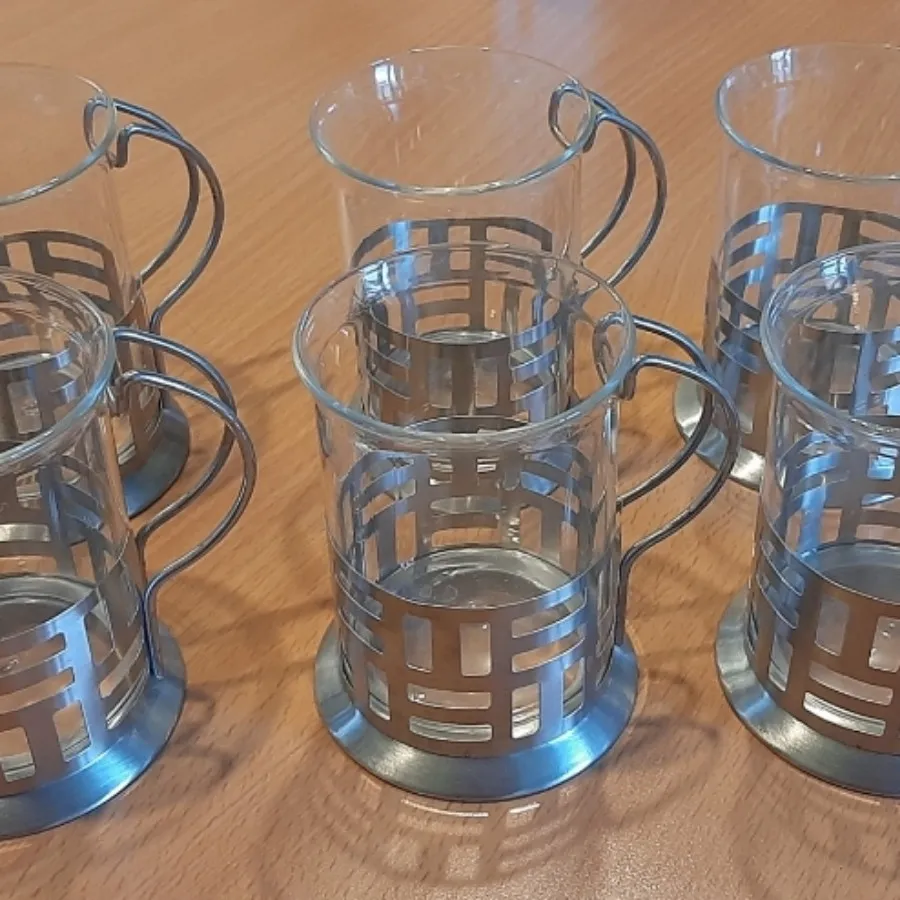 استکان پایه دار