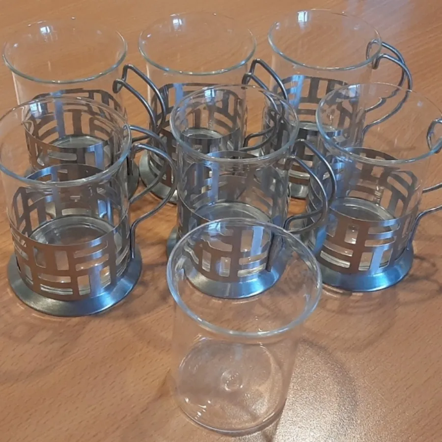 استکان پایه دار