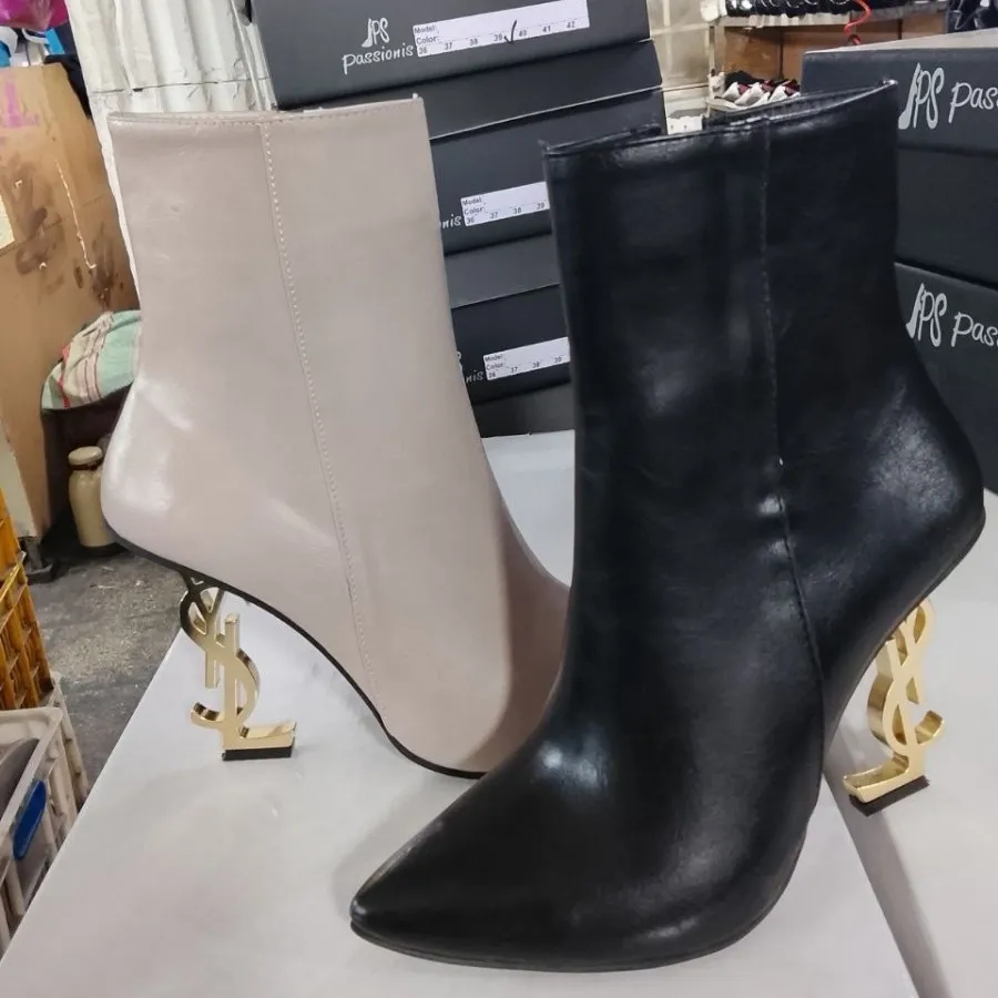 نیم بوت مجلسی YSL پاشنه9