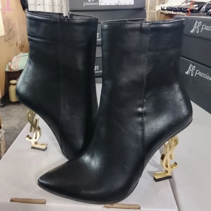 نیم بوت مجلسی YSL پاشنه9