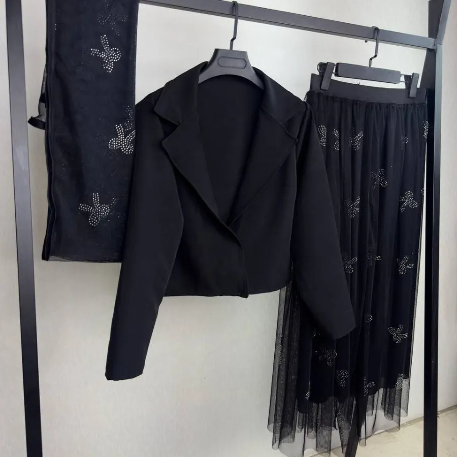 کت و دامن و شال