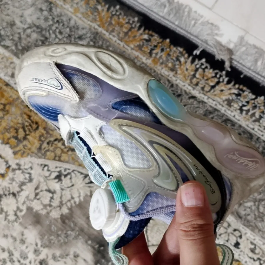 کتونی بچگانه 32