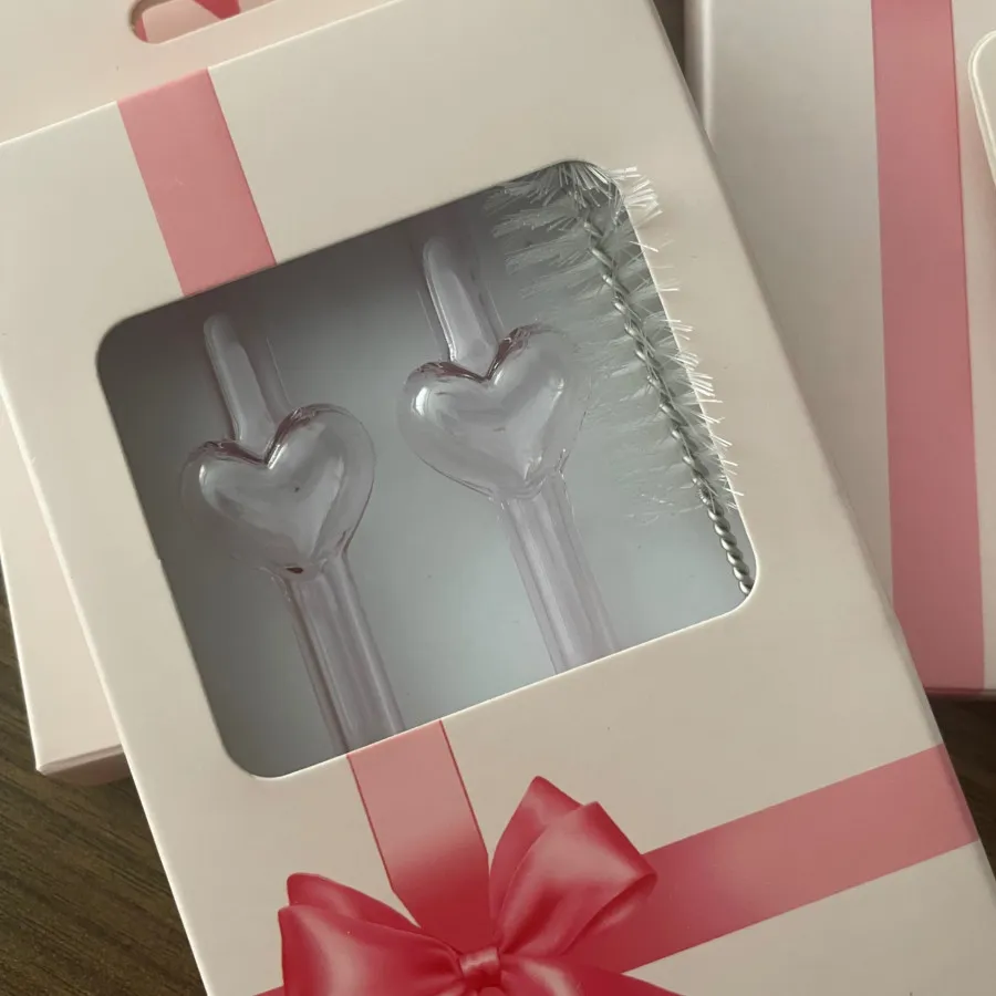 نی نوشیدنی پیرکس قلبی