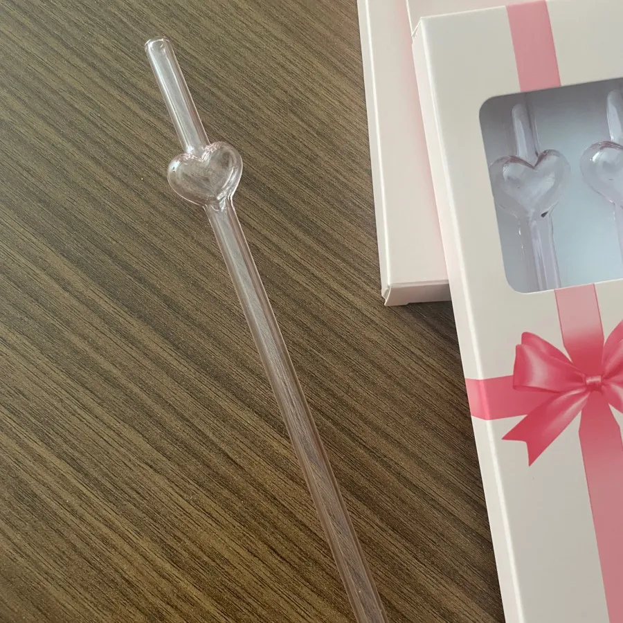 نی نوشیدنی پیرکس قلبی