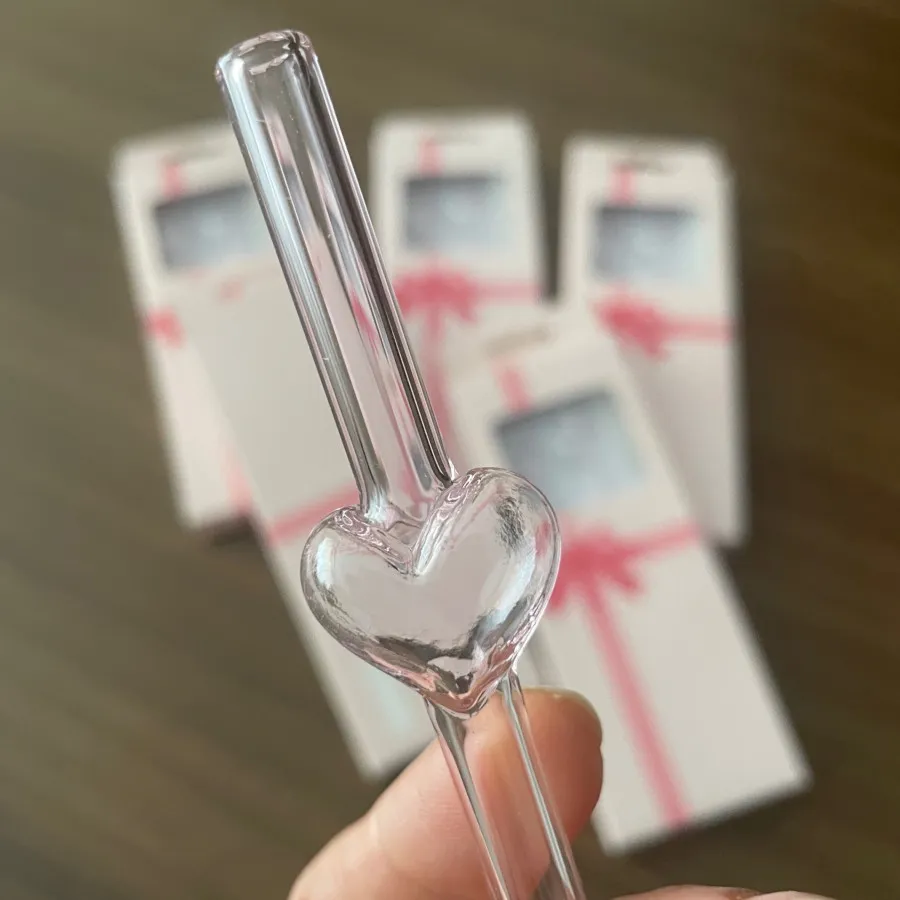 نی نوشیدنی پیرکس قلبی