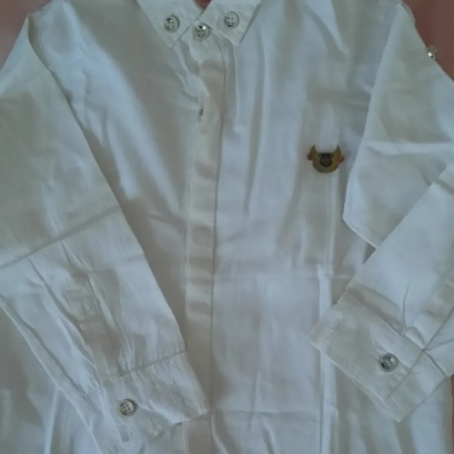 پیراهن سفید پسرانه