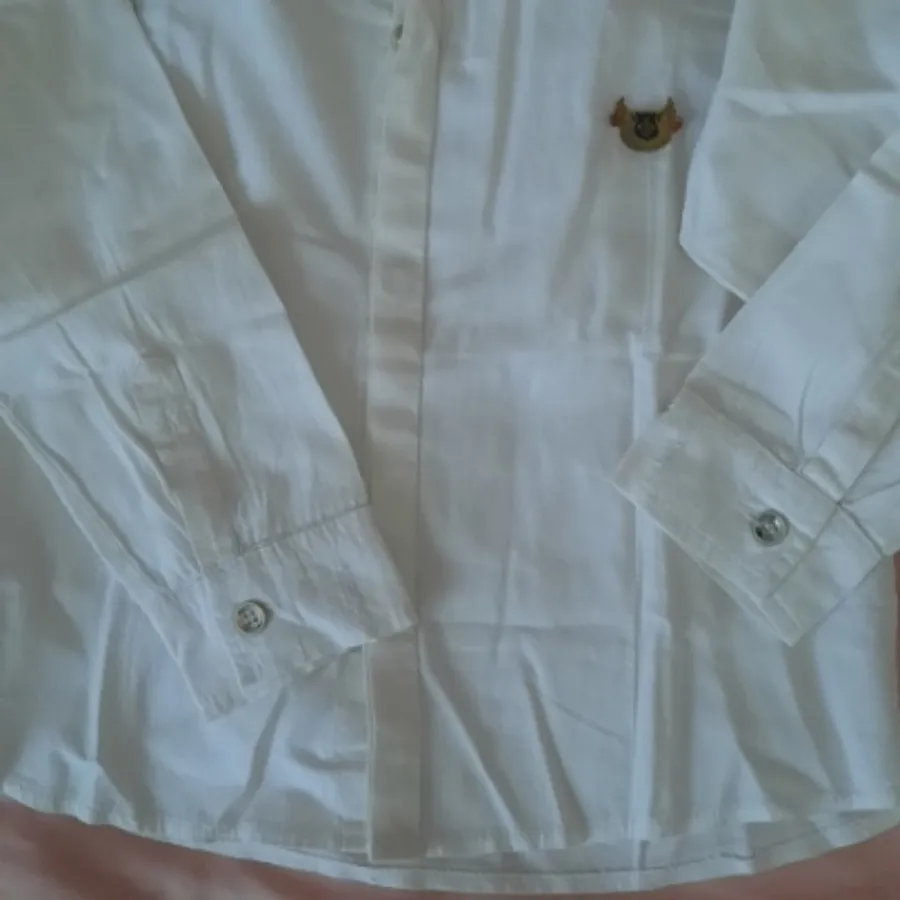 پیراهن سفید پسرانه