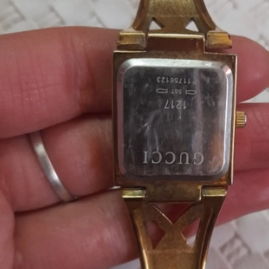 ساعت گوچی