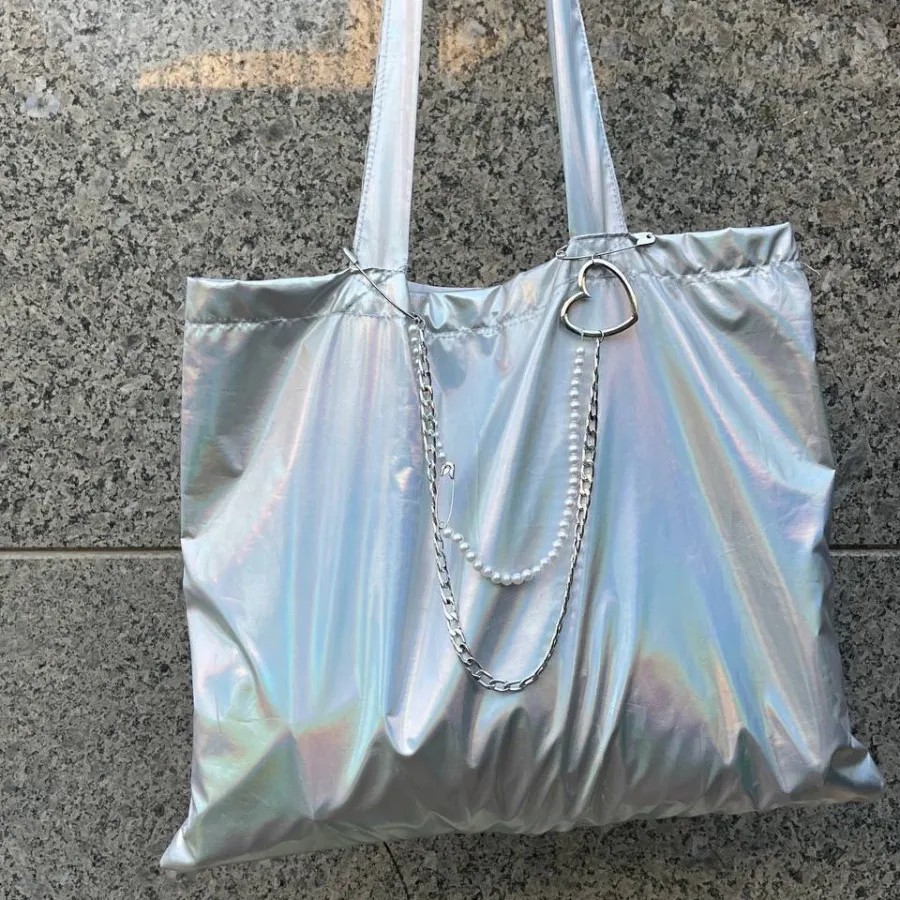 توتبگ هولوگرامی نقره‌ای