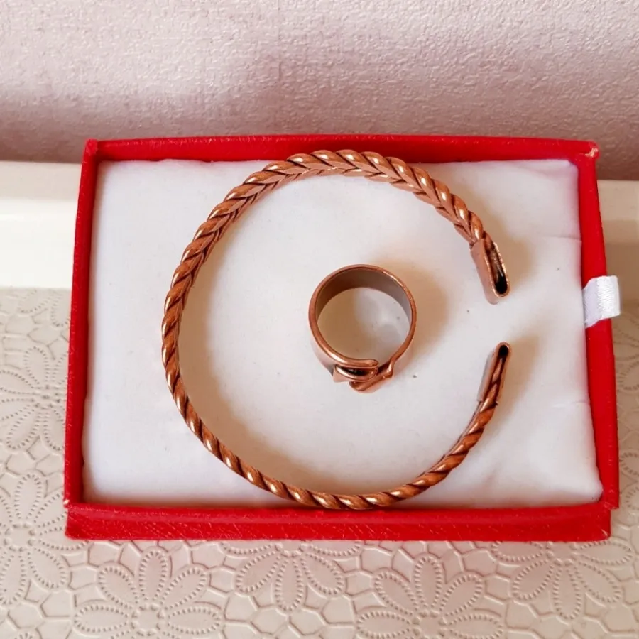 دست بند و انگشتر