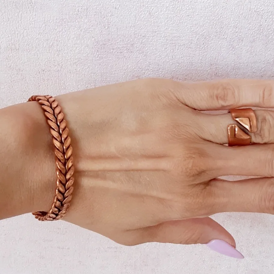 دست بند و انگشتر