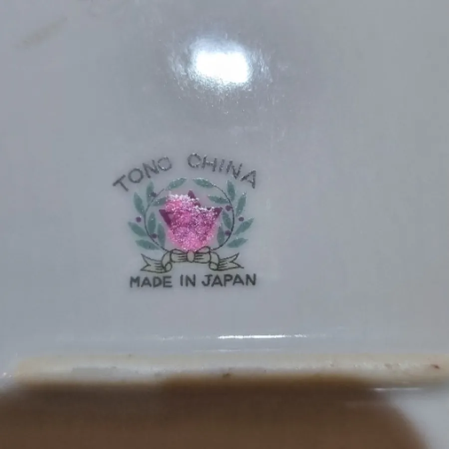 دو عدددیس گل سرخی