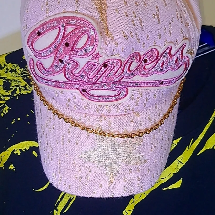 کلاه گپ نگینی صورتی