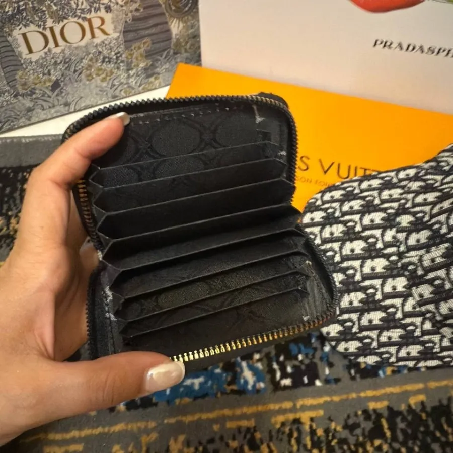 جاکارتی برند دیور