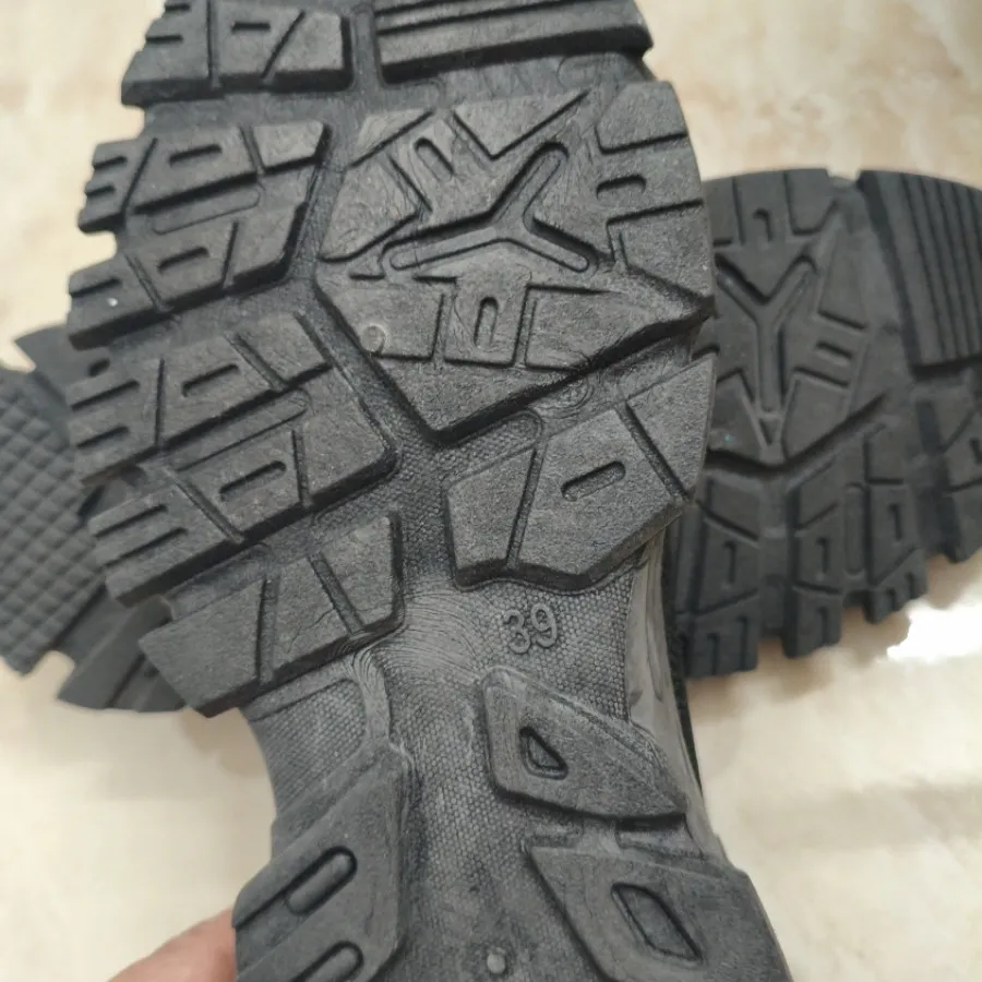 کتونی خارجی