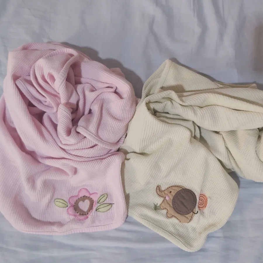 روانداز و قنداق نوزاد